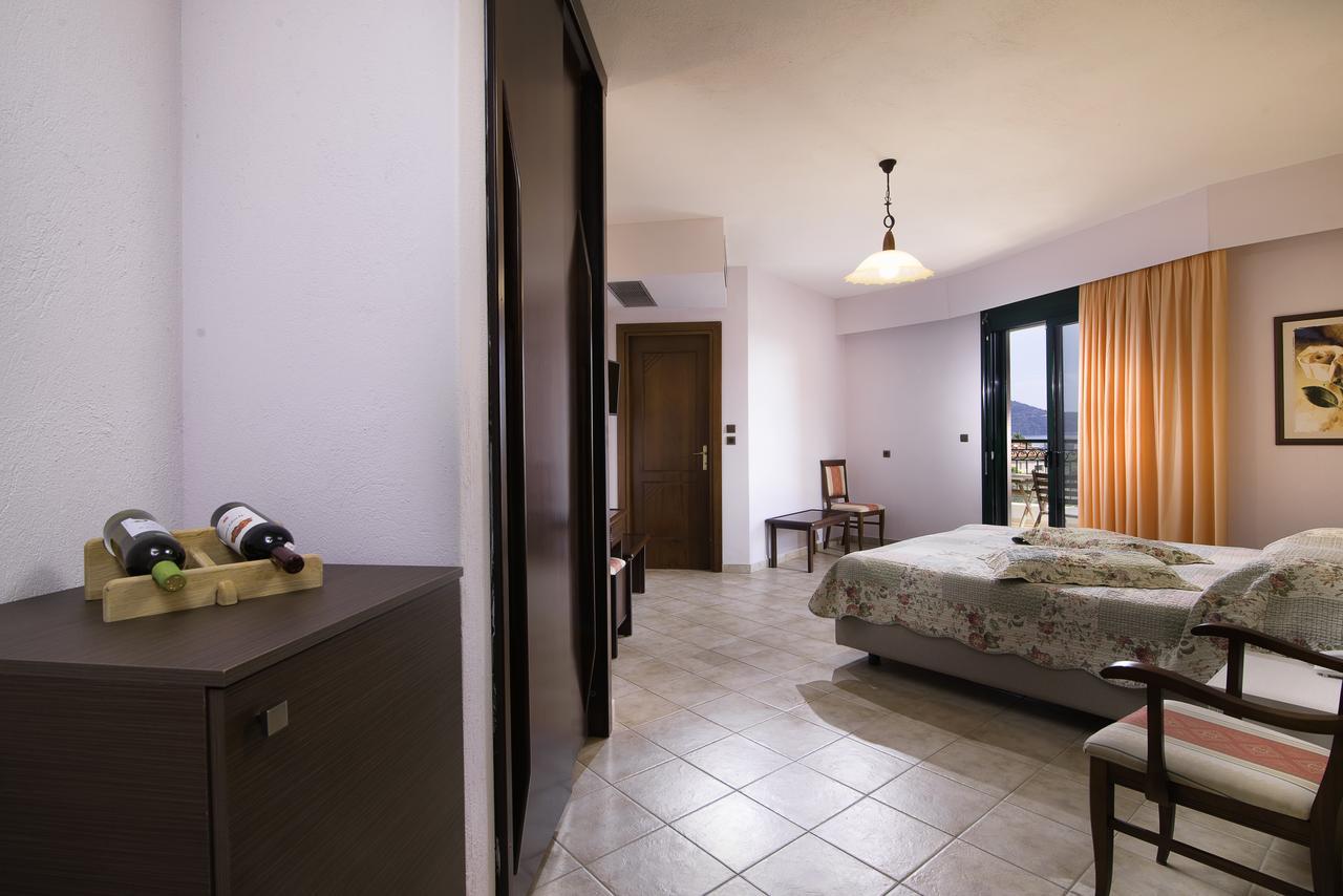 Ocean Beach Hotel Скала-Потамиас Экстерьер фото