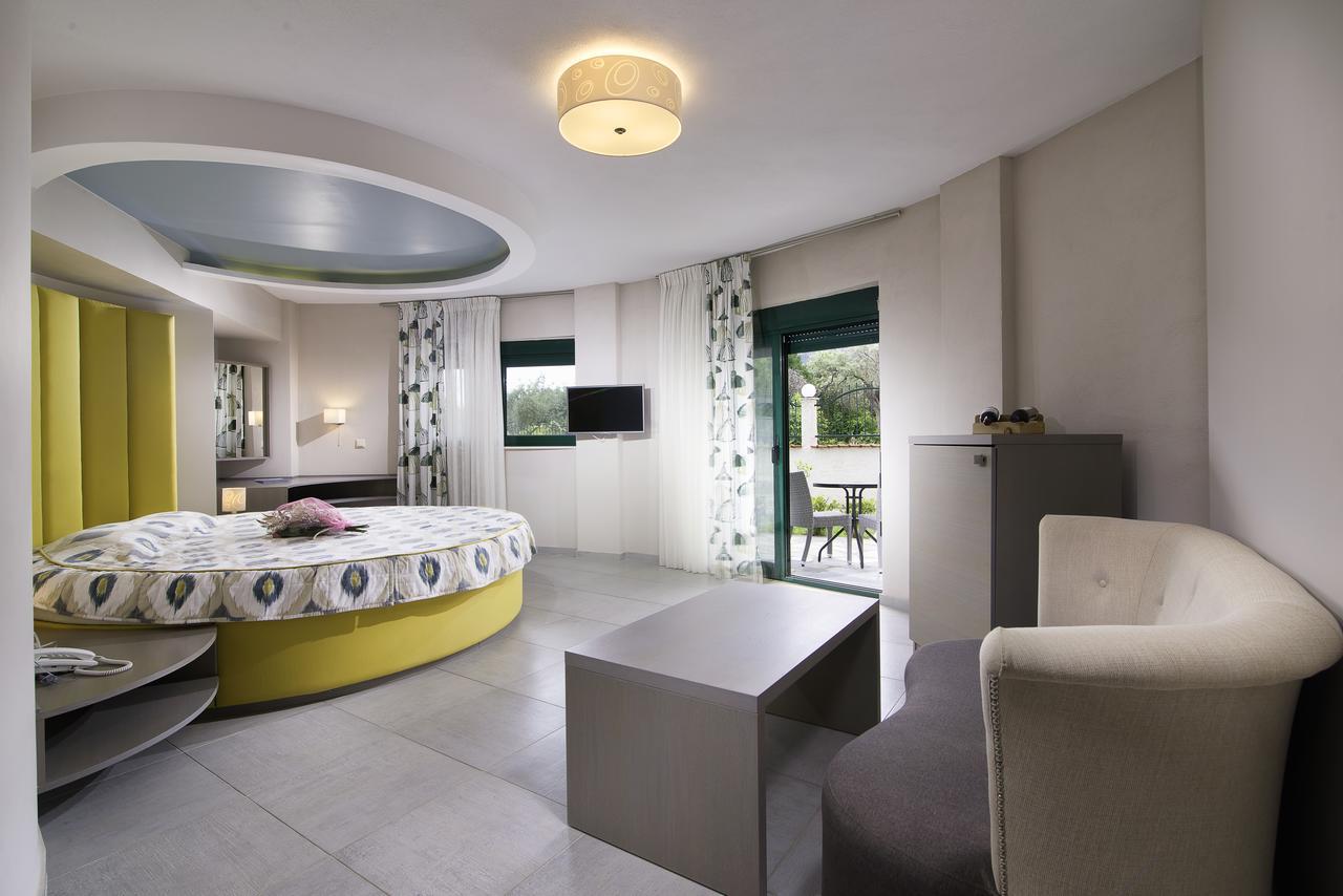 Ocean Beach Hotel Скала-Потамиас Экстерьер фото