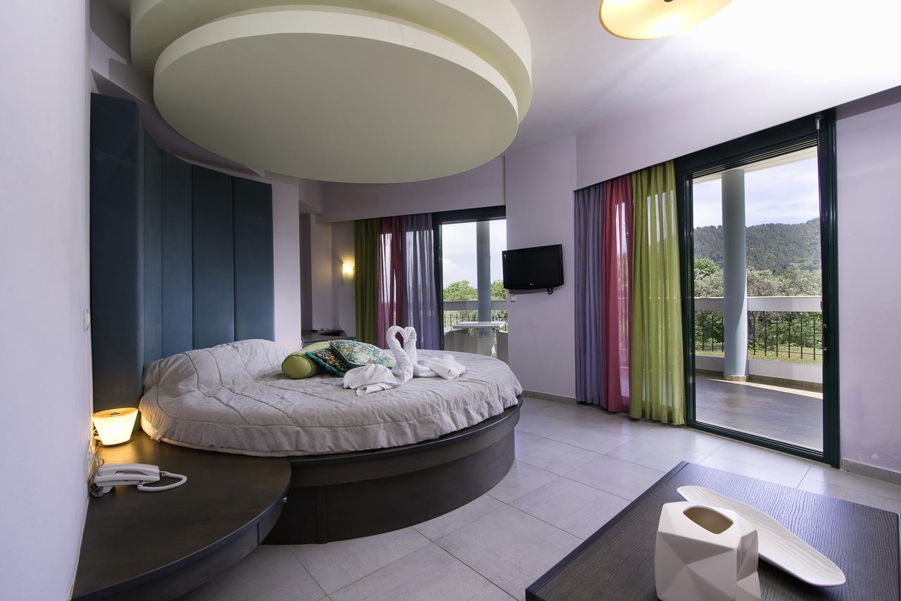 Ocean Beach Hotel Скала-Потамиас Экстерьер фото