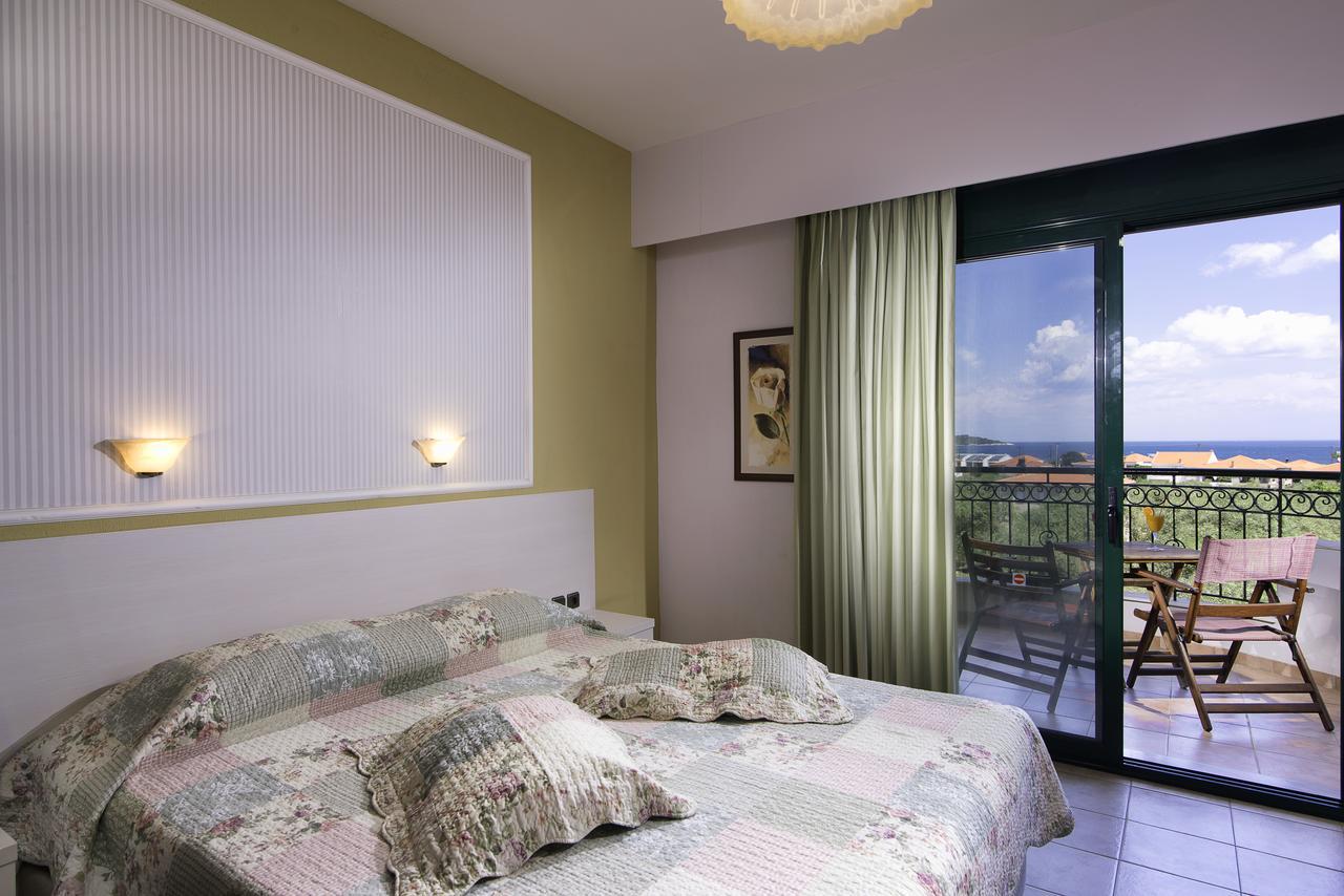 Ocean Beach Hotel Скала-Потамиас Экстерьер фото